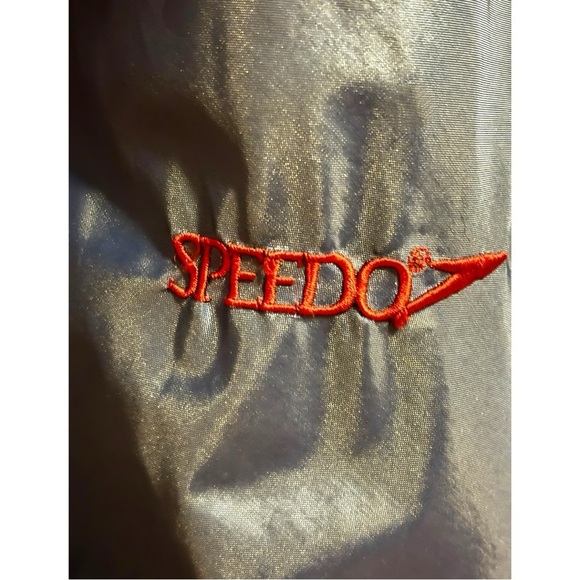 M’s Speedo XL Navy Hooded Windbreaker.  Excellent Condition. - Picture 7 of 13